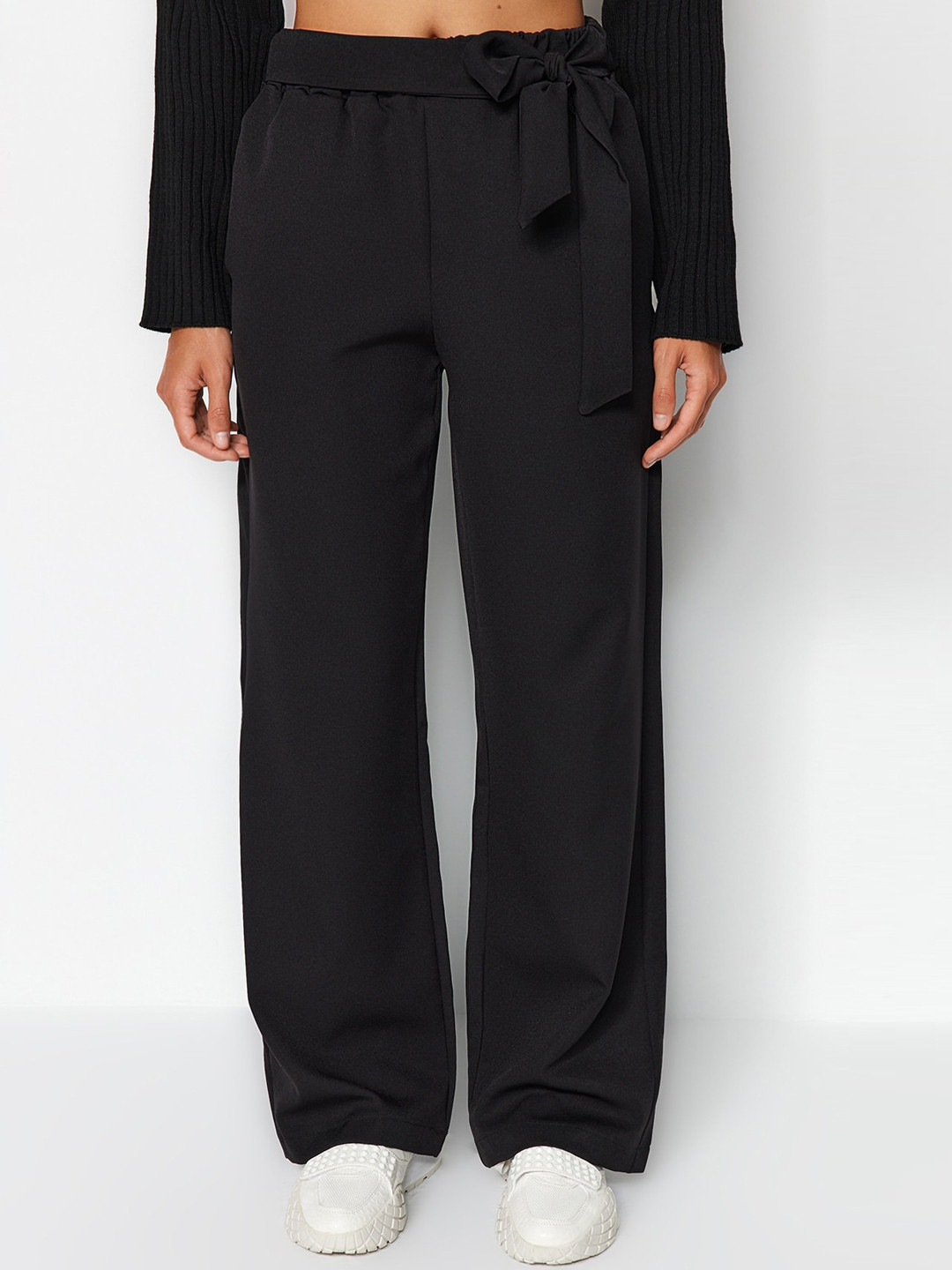 

Trendyol Women Mid Rise Plain Parallel Trousers, Black