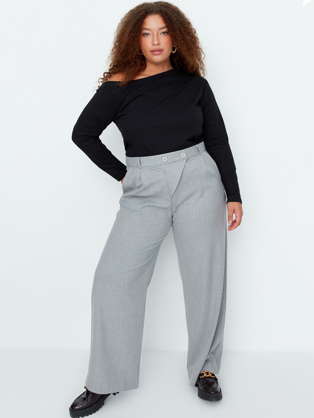 

Trendyol Women Straight Fit Pleated Parallel Trousers, Grey
