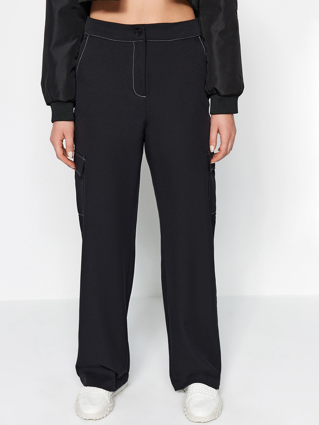 

Trendyol Women Mid-Rise Cargos Trousers, Black