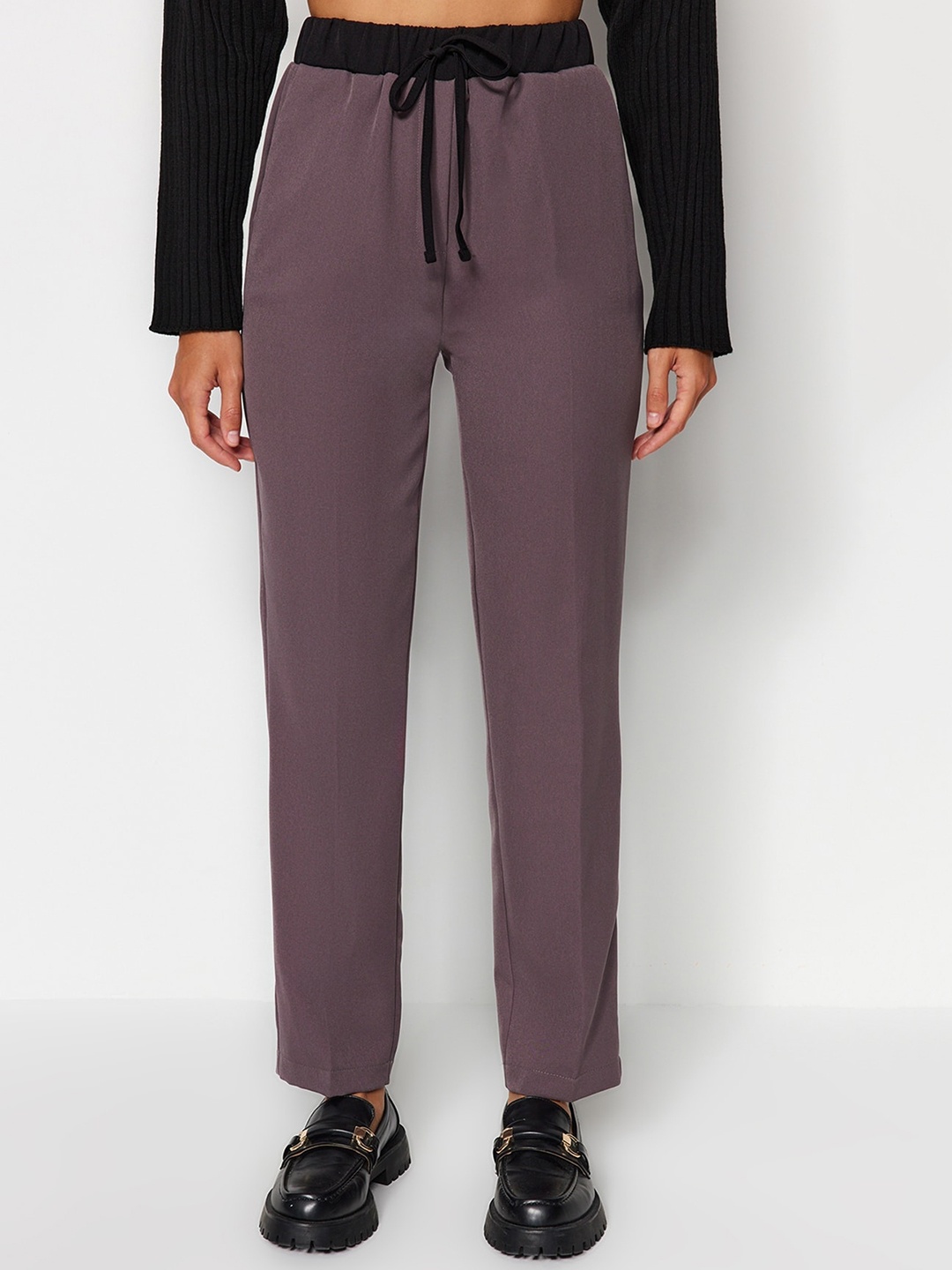 

Trendyol Women Mid Rise Regular Trousers, Grey
