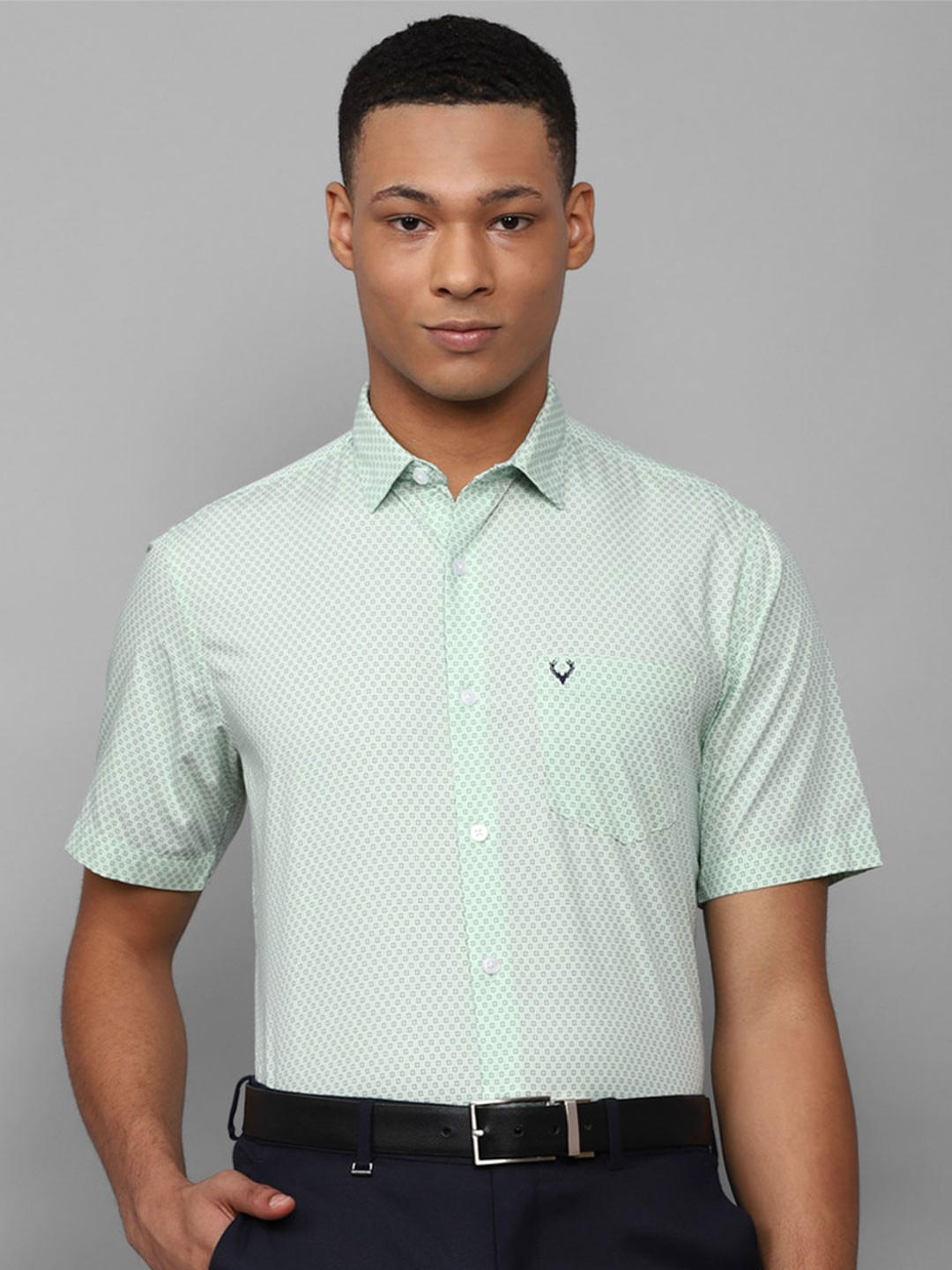 

Allen Solly Slim Fit Micro Ditsy Printed Spread Collar Pure Cotton Formal Shirt, Green