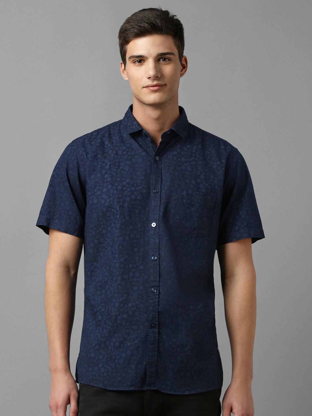 

Allen Solly Geometric Printed Spread Collar Chest Pocket Pure Cotton Casual Shirt, Navy blue