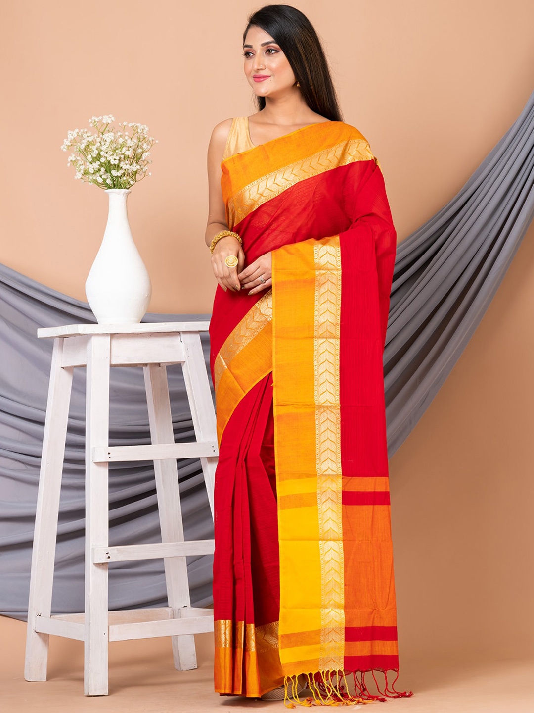 

Laa Calcutta Pure Cotton Saree, Red