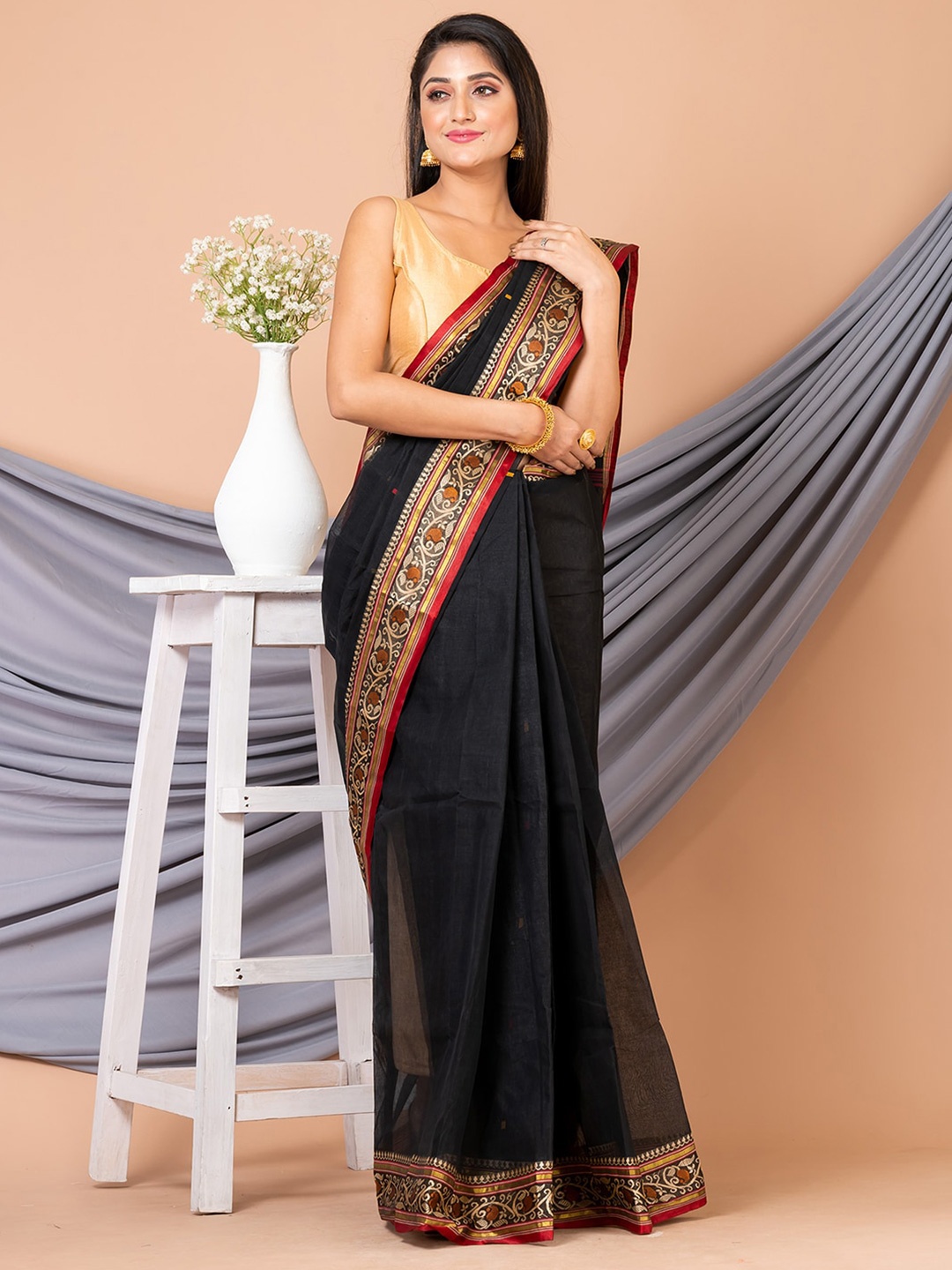 

Laa Calcutta Ethnic Motifs Woven Design Zari Pure Cotton Taant Saree, Black