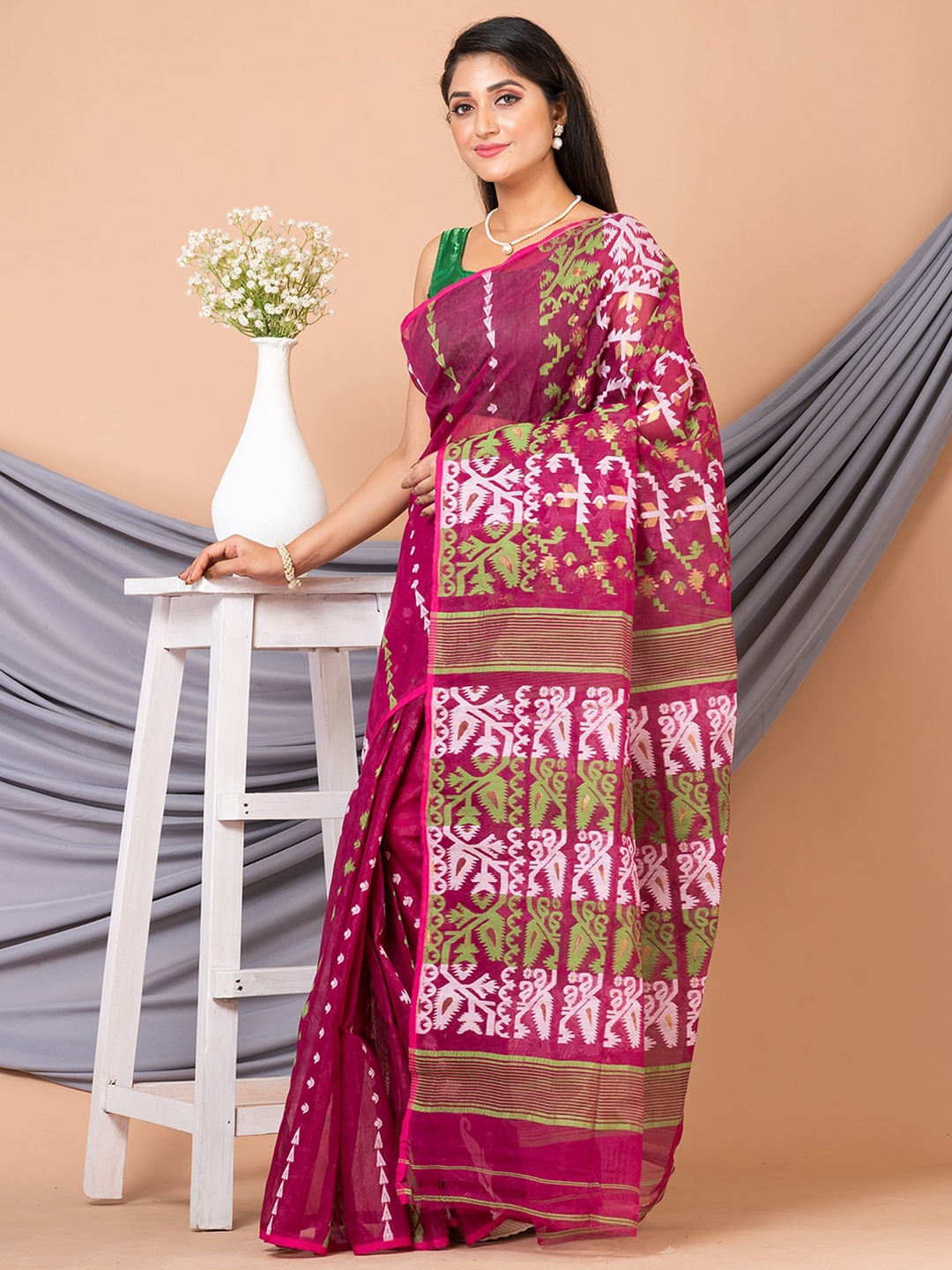 

Laa Calcutta Floral Woven Design Zari Pure Cotton Jamdani Saree, Purple