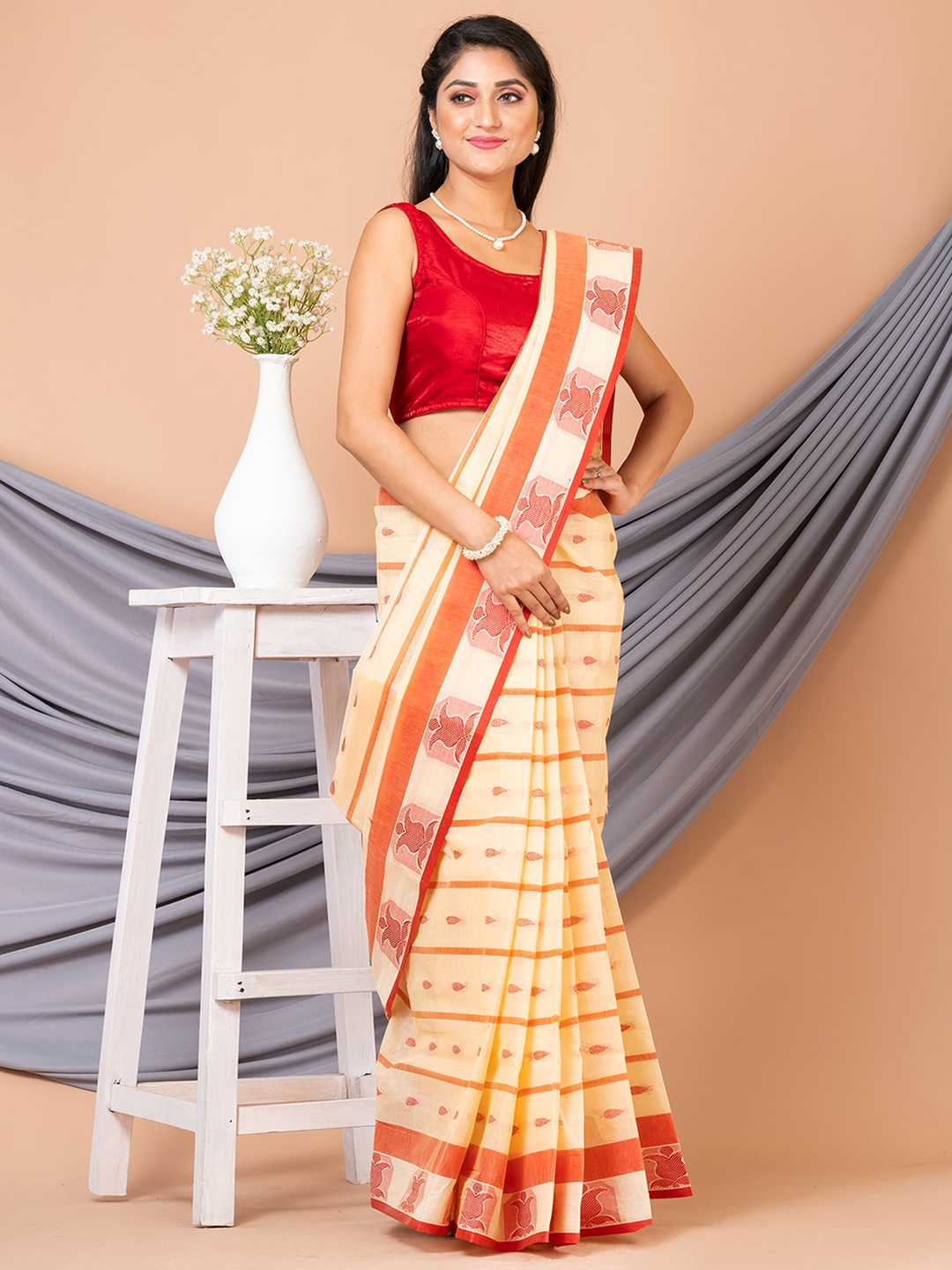 

Laa Calcutta Ethnic Motifs Pure Cotton Taant Saree, Beige