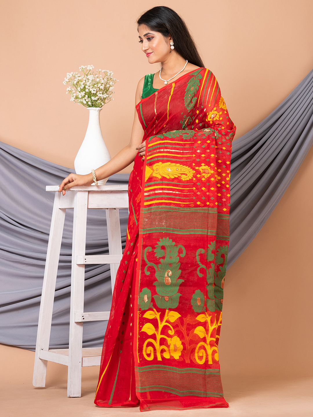 

Laa Calcutta Ethnic Motifs Woven Design Pure Cotton Jamdani Saree, Red