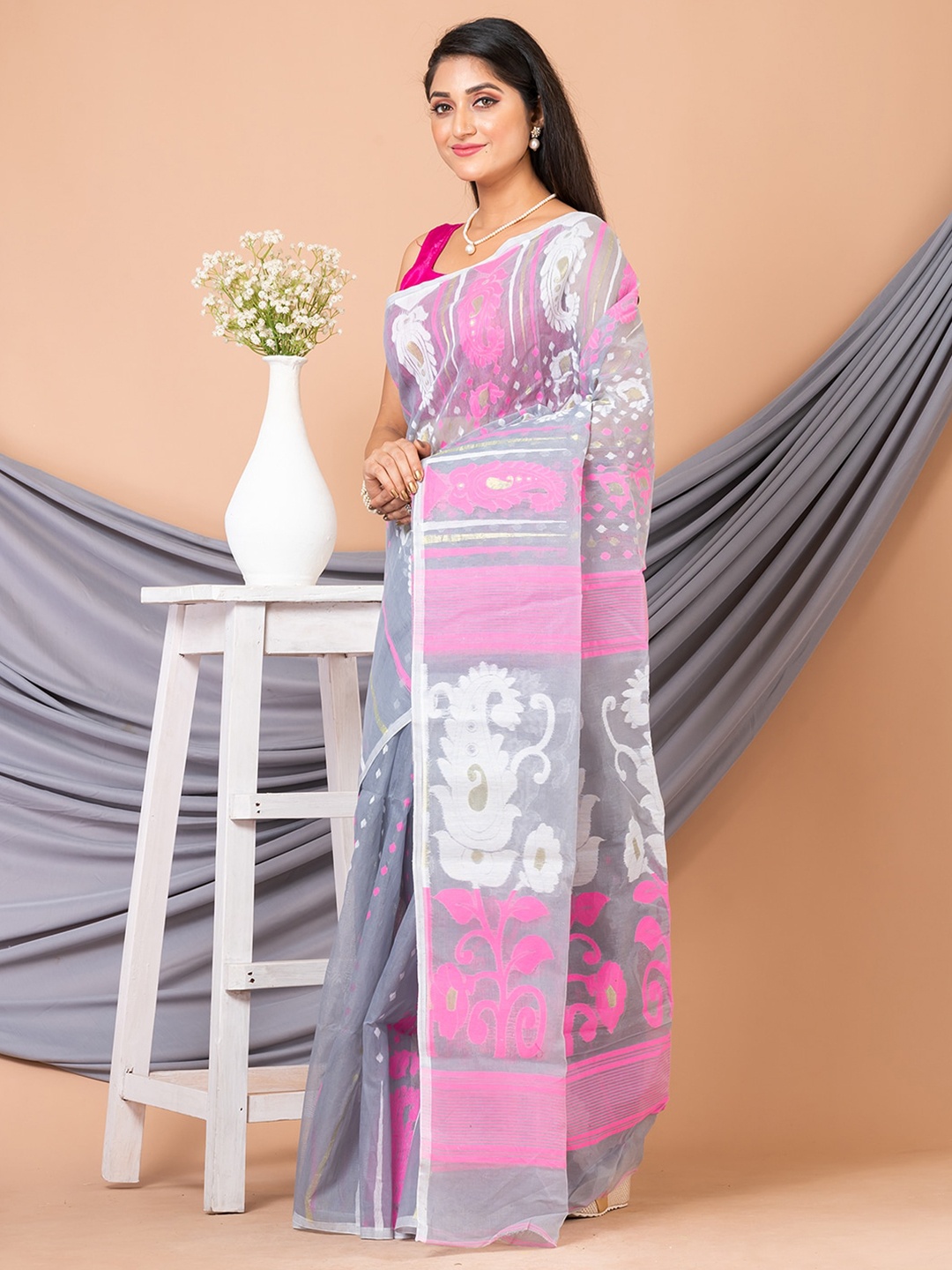 

Laa Calcutta Ethnic Woven Design Pure Cotton Jamdani Saree, Grey