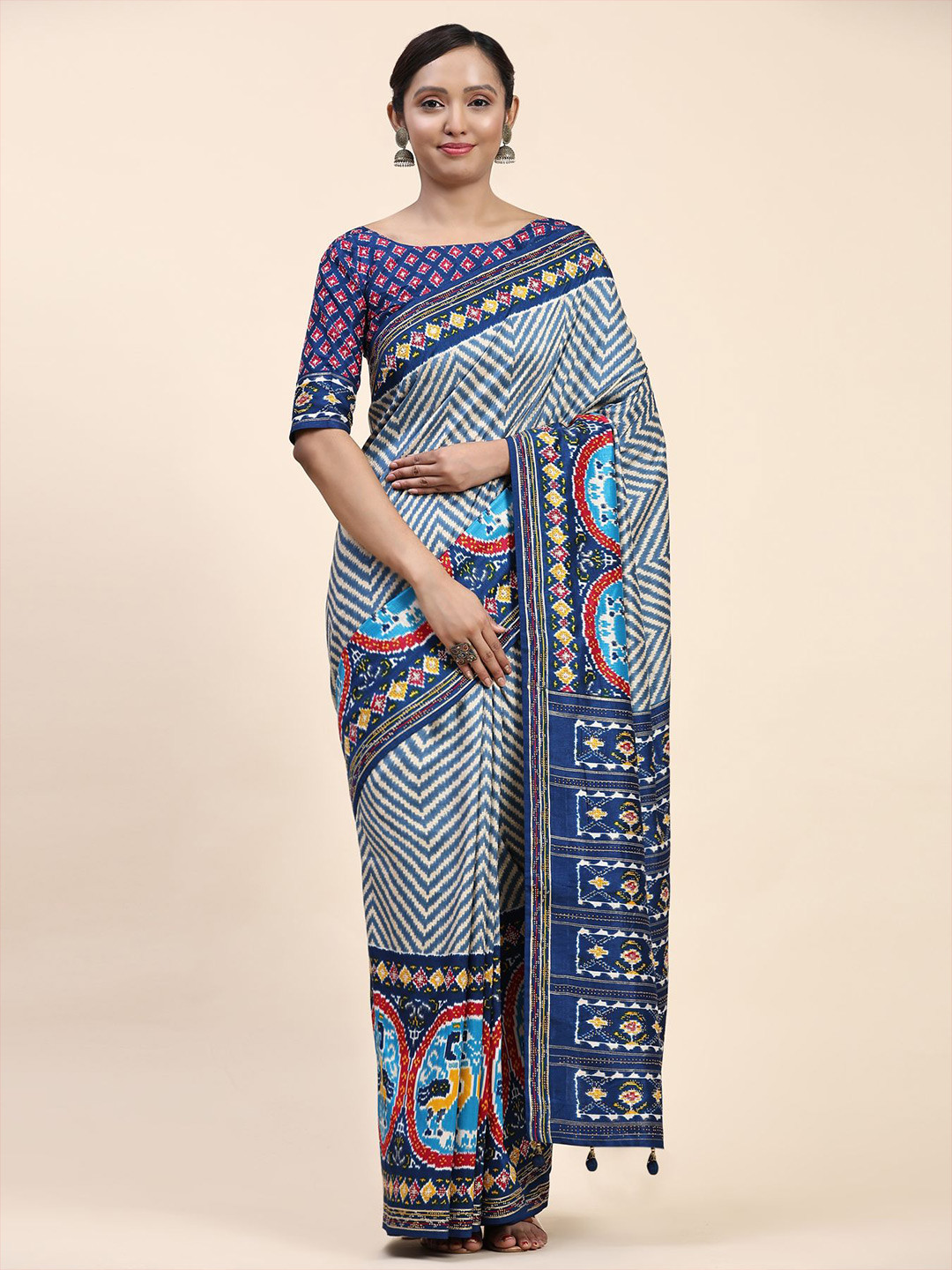 

Phenav Striped Pure Silk Patola Saree, White
