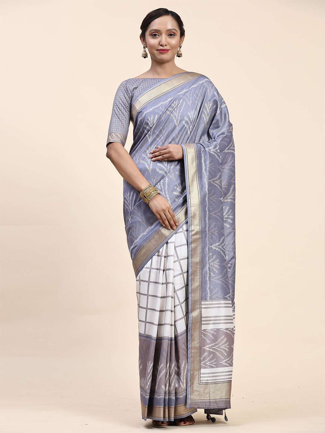 

Phenav Floral Printed Zari Pure Silk Saree, Grey