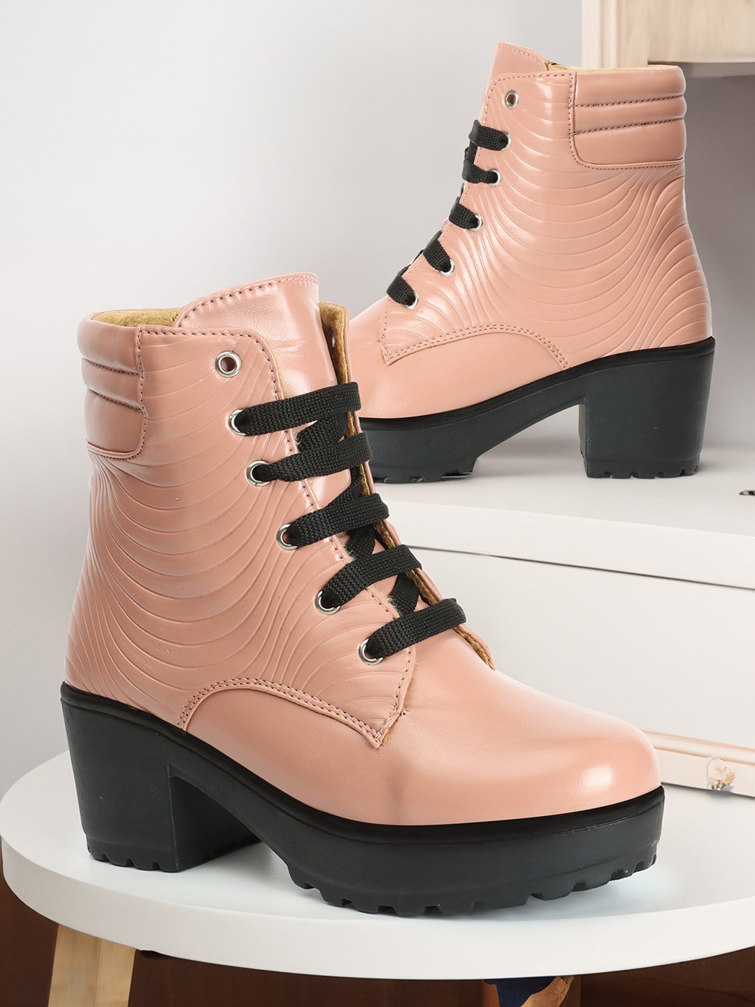 

OPHELIA Women Textured Heeled Mid-Top Chunky Boots, Pink