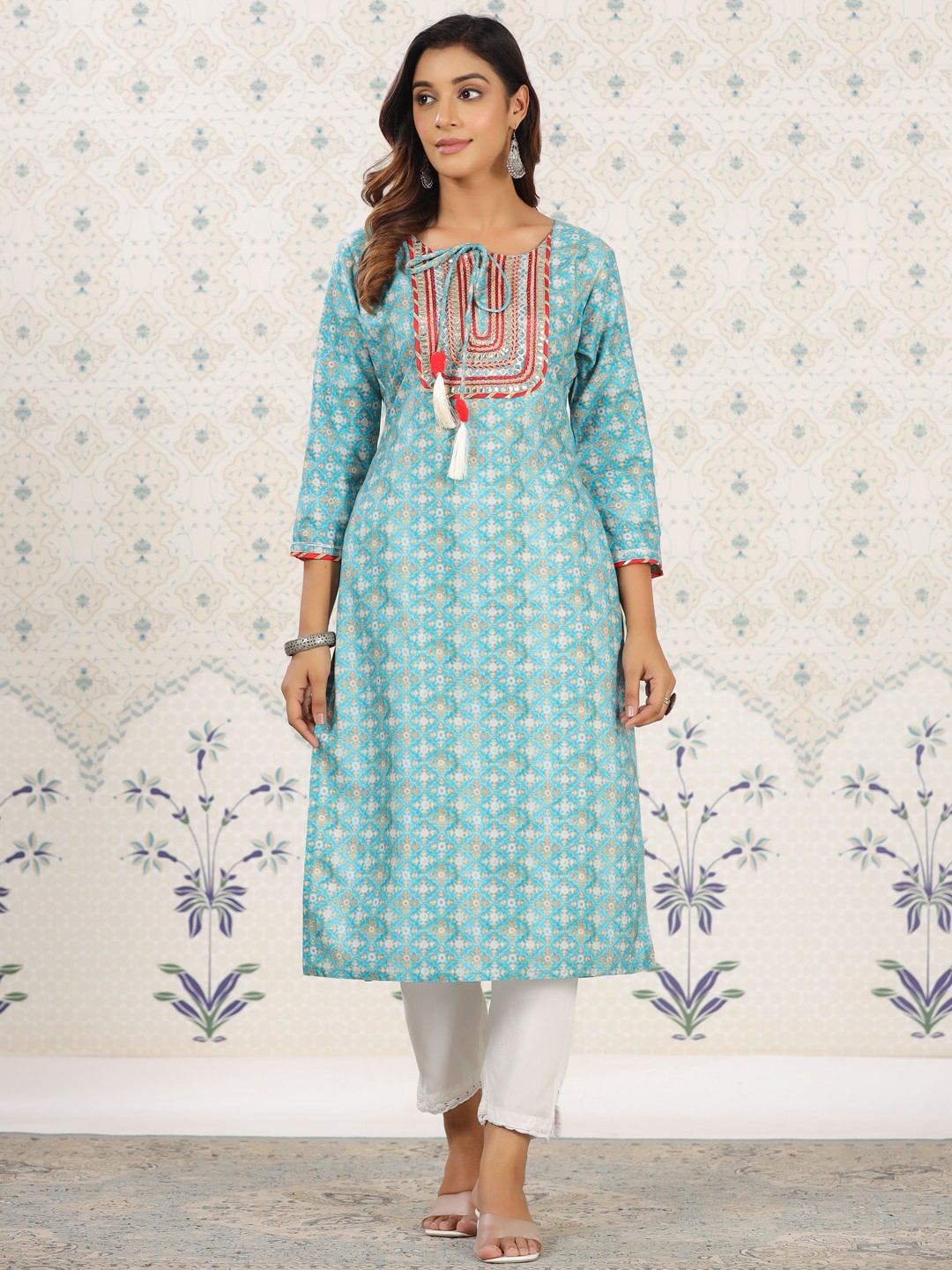 

Ode by House of Pataudi Sea Green Ethnic Printed Tie-Up Neck Gotta Patti Straight Kurta