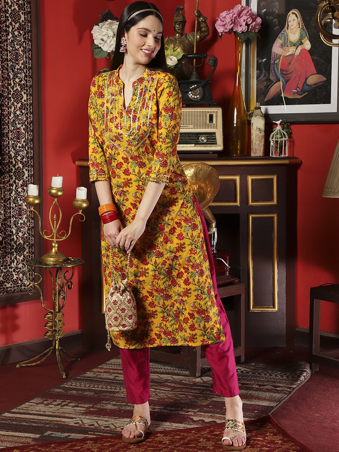 

Sangria Floral Printed Straight Kurta, Mustard