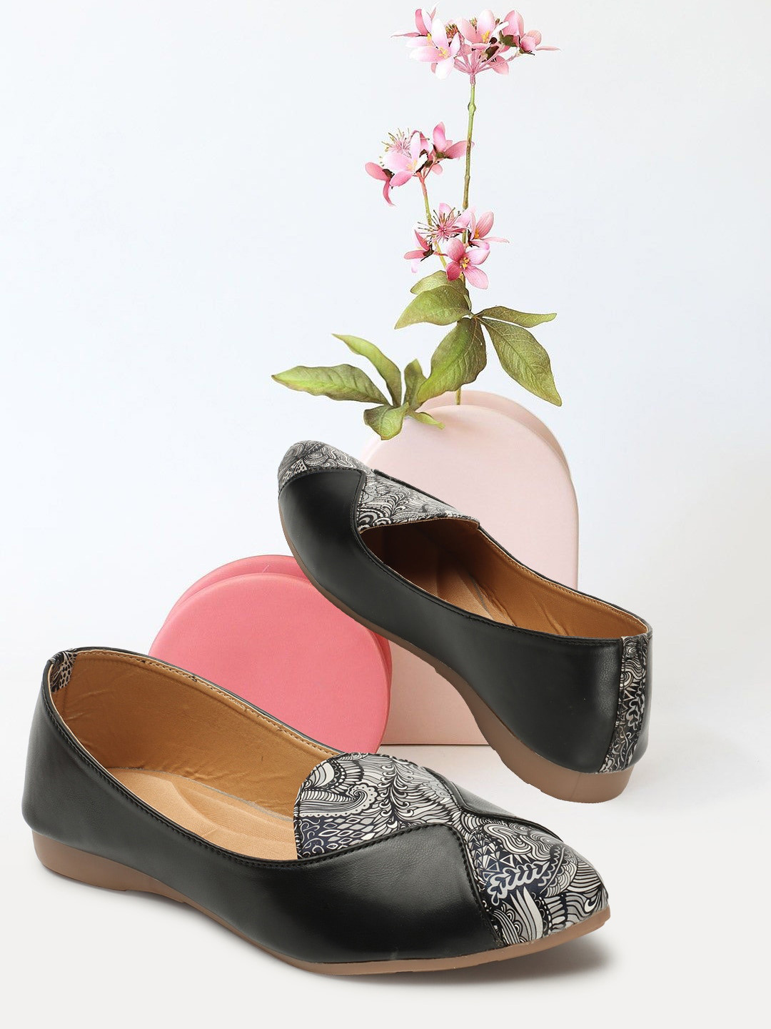 

CLOSHO Women Black Ballerinas Flats