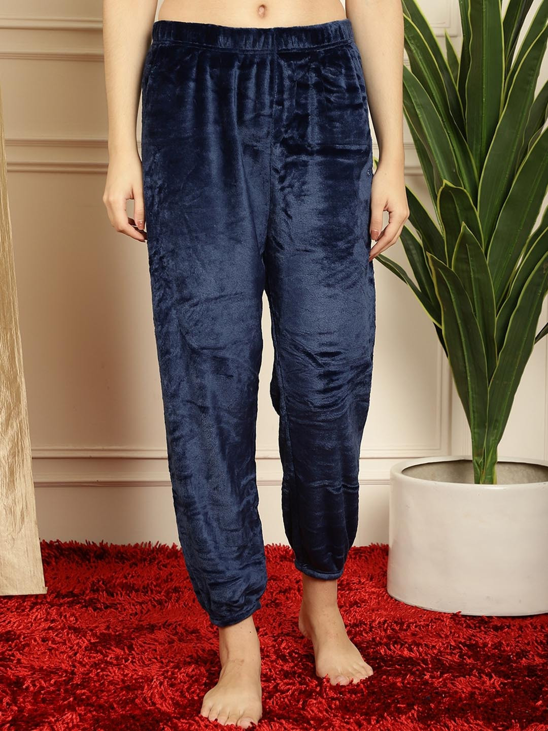 

TAG 7 Women Navy Blue Wool Fur Lounge Pants