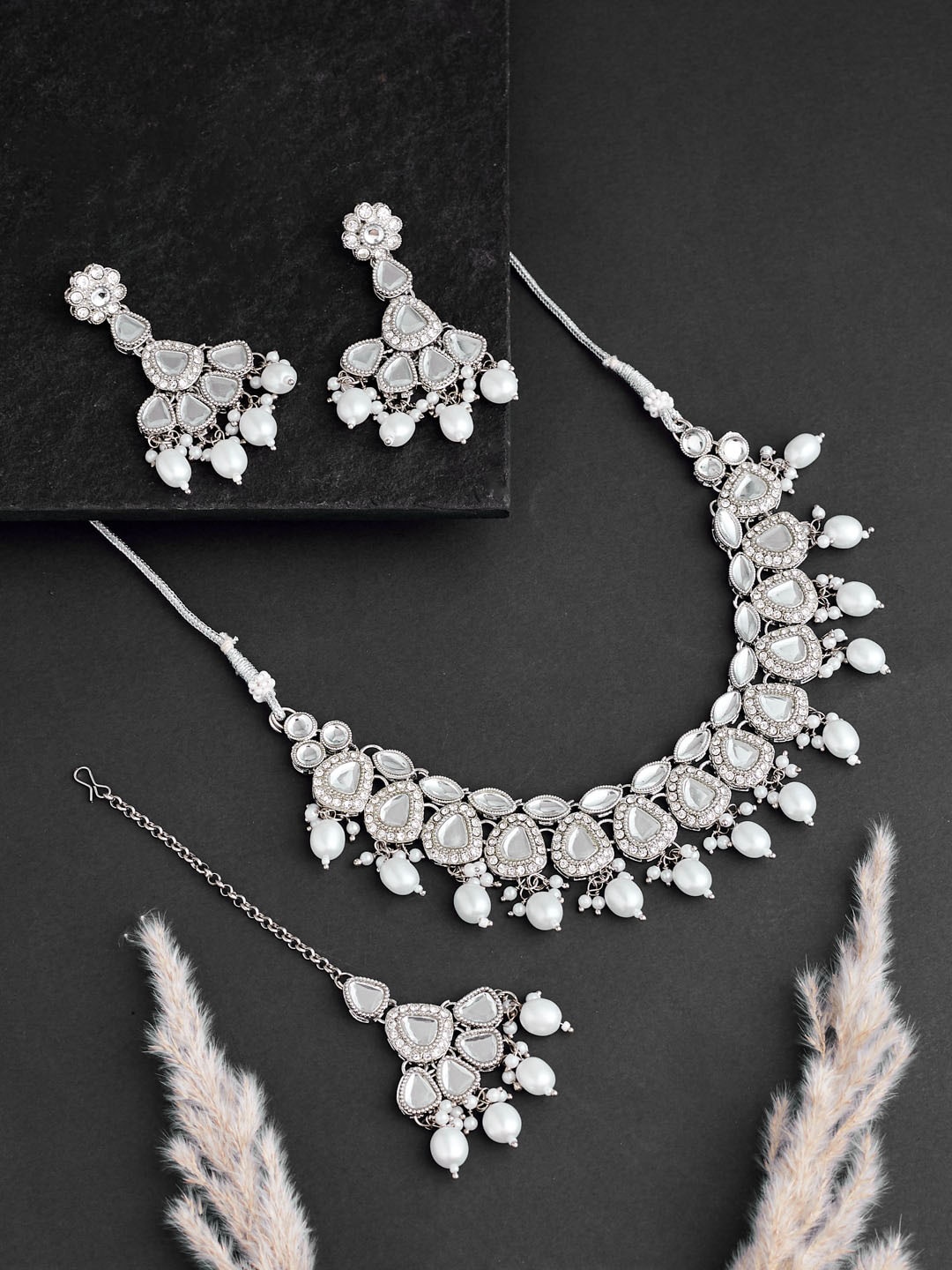 

ATIBELLE Silver-Plated Kundan-Studded Necklace With Earrings And Maang Tika