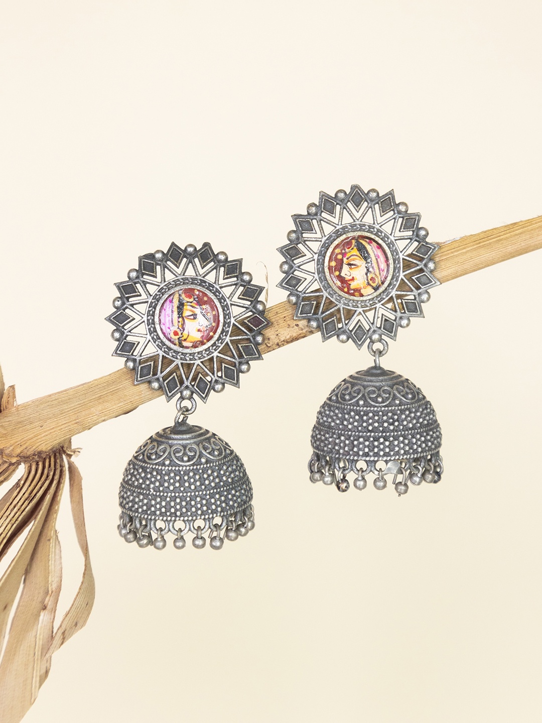 

Infuzze Silver-Plated Oxidised Dome-Shaped Jhumka