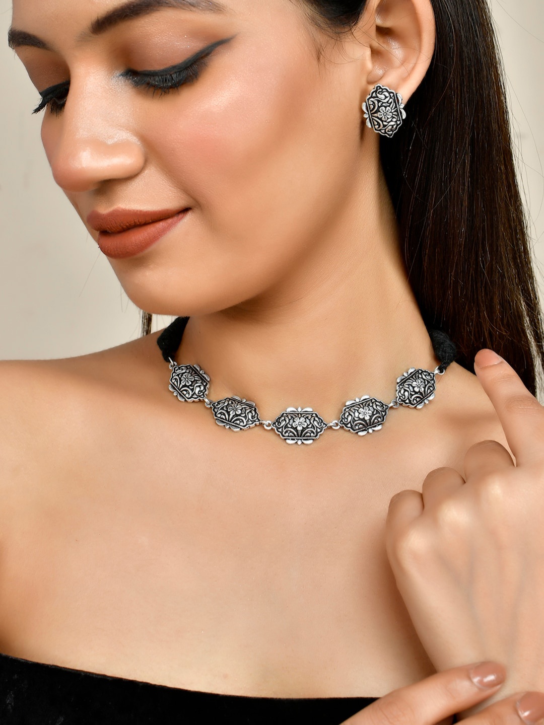 

Infuzze Silver-Plated Oxidised Jewellery Set