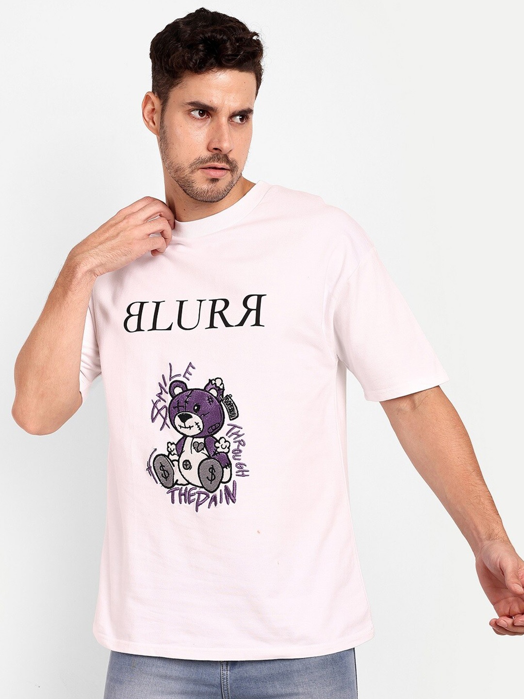 

BLURR SMILE THROUGH PAIN White Printed T-shirt