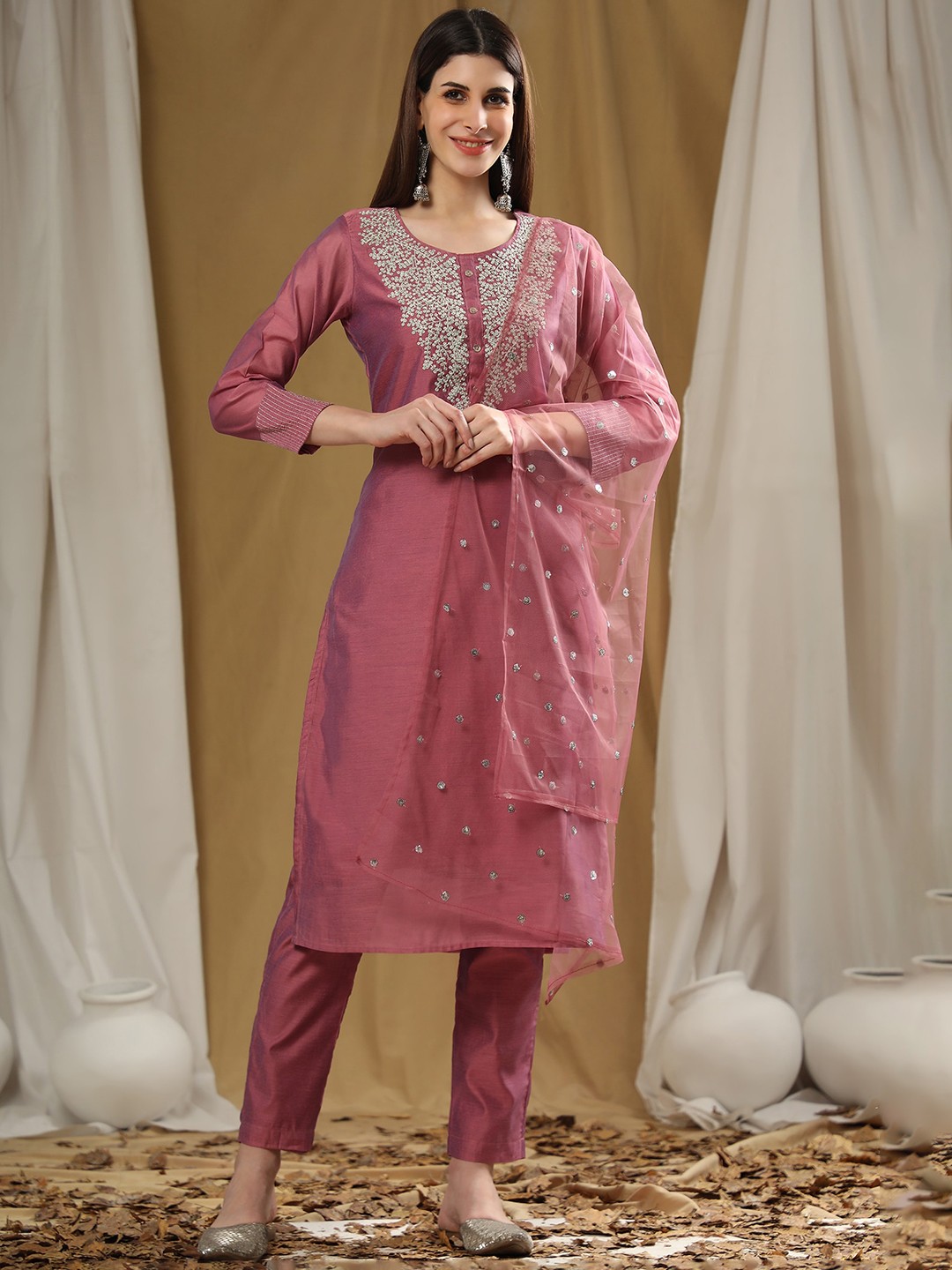 

BLACK SCISSOR Floral Embroidered Regular Thread Work Kurta with Trousers & With Dupatta, Pink