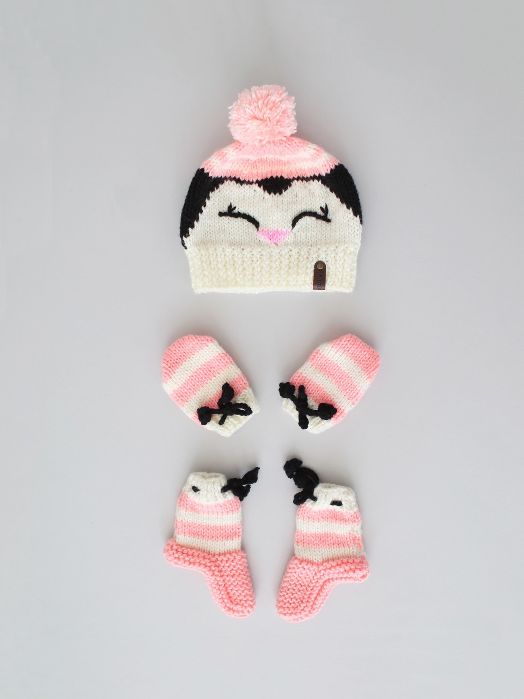 

Woonie Infants Penguin Design Knitted Baby Apparel Gift Set, Peach