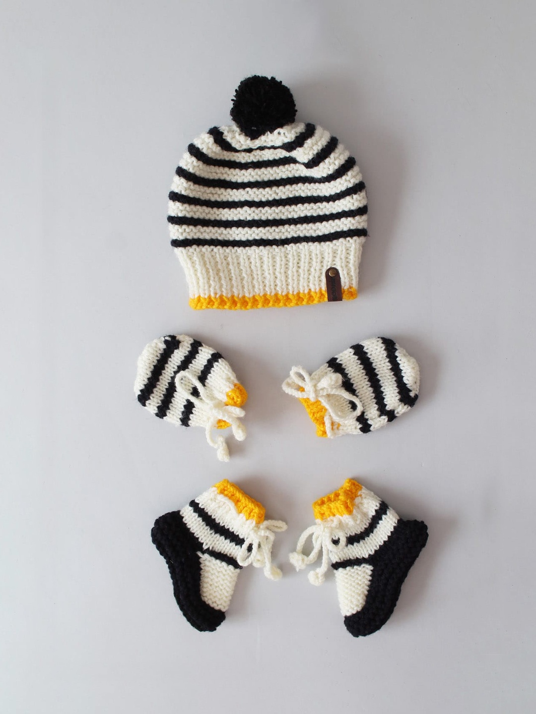 

Woonie Infants Striped Design Knitted Baby Apparel Gift Set, Black
