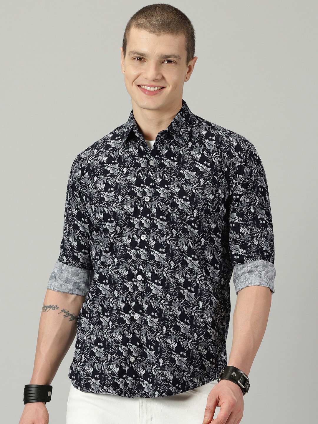 

Rodzen Standard Floral Printed Cotton Opaque Casual Shirt, Black