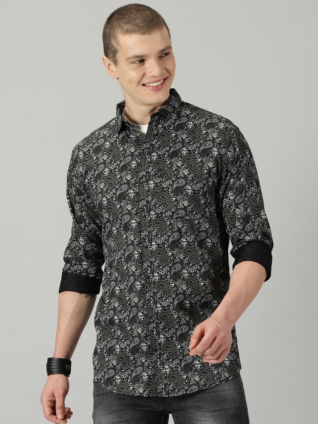 

Rodzen Standard Floral Printed Cotton Opaque Casual Shirt, Black