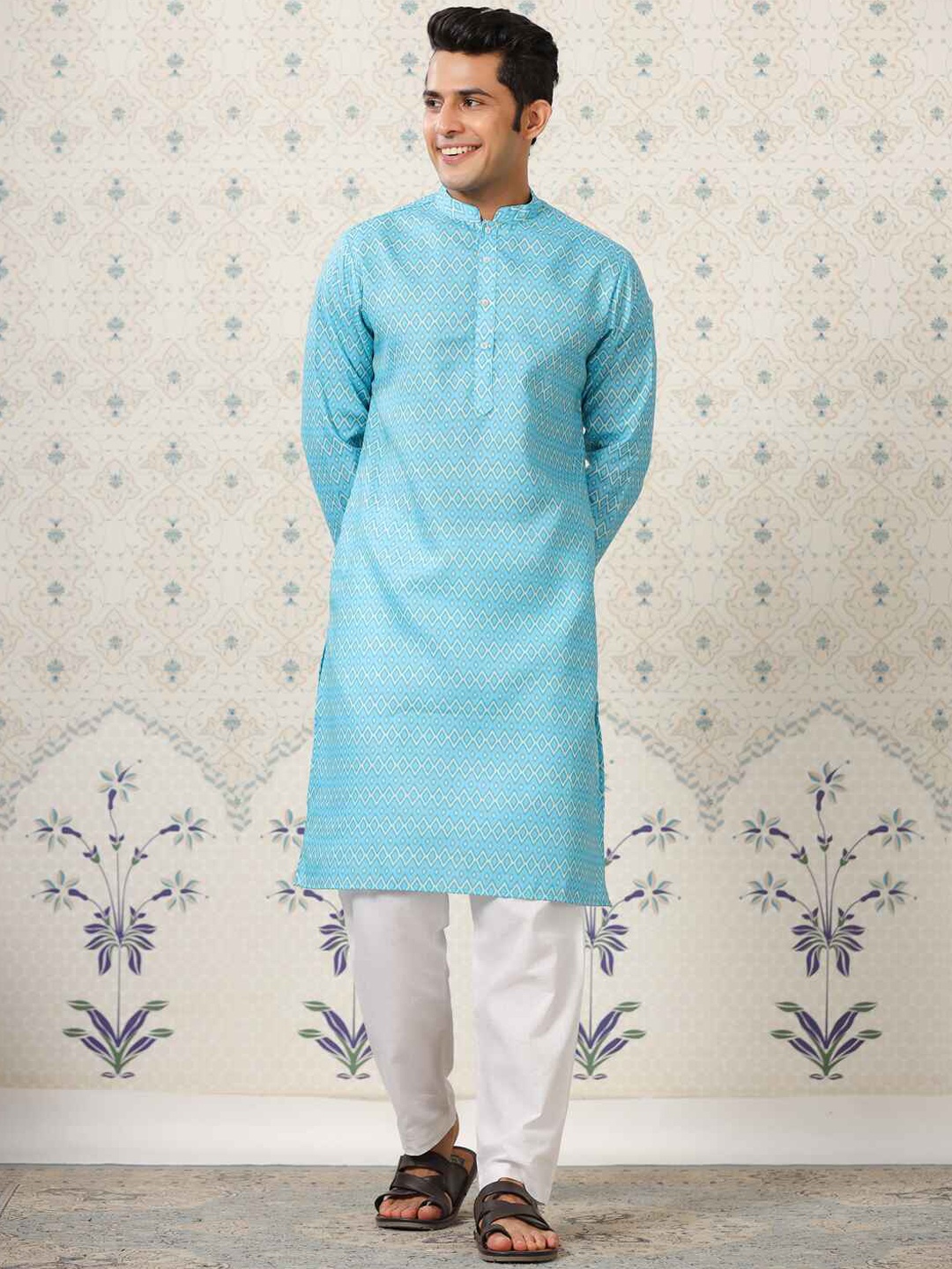 

Ode by House of Pataudi Geometric Printed Mandarin Collar Kurta, Blue