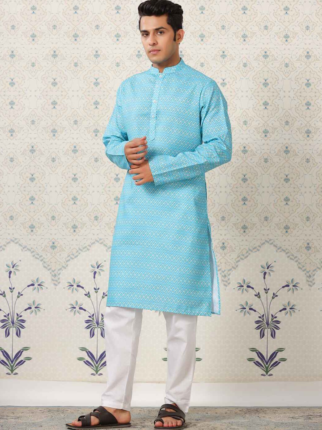 

Ode by House of Pataudi Geometric Printed Regular Kurta with Pyjamas, Blue