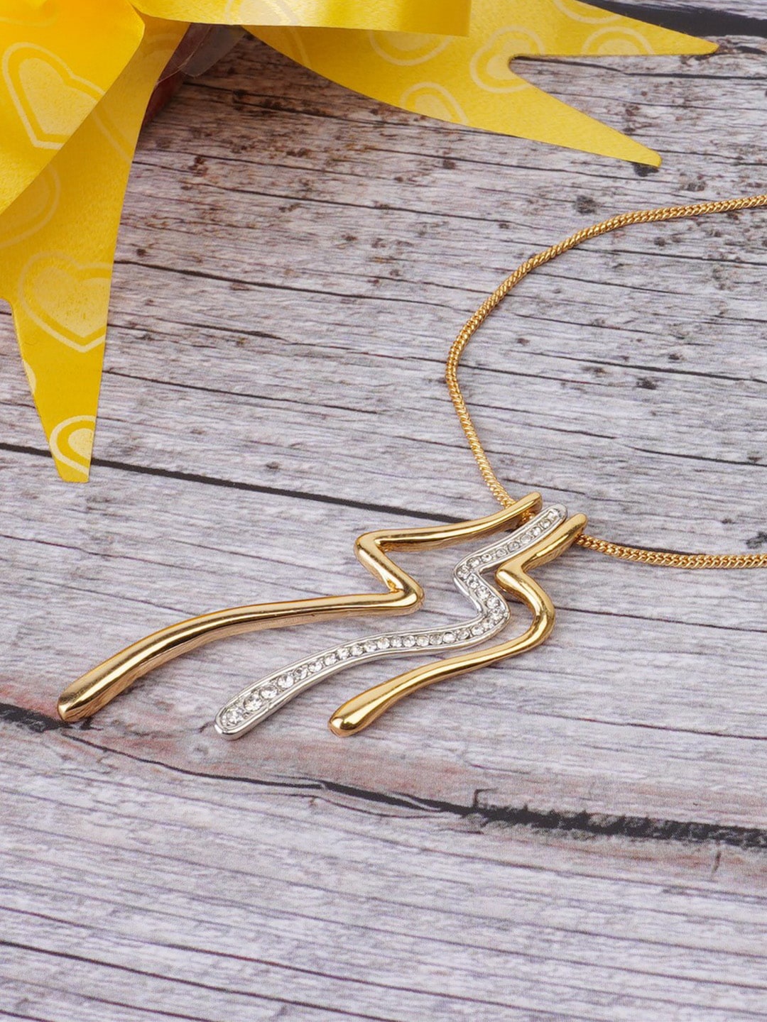 

Estele Gold-plated Pendant With Chain