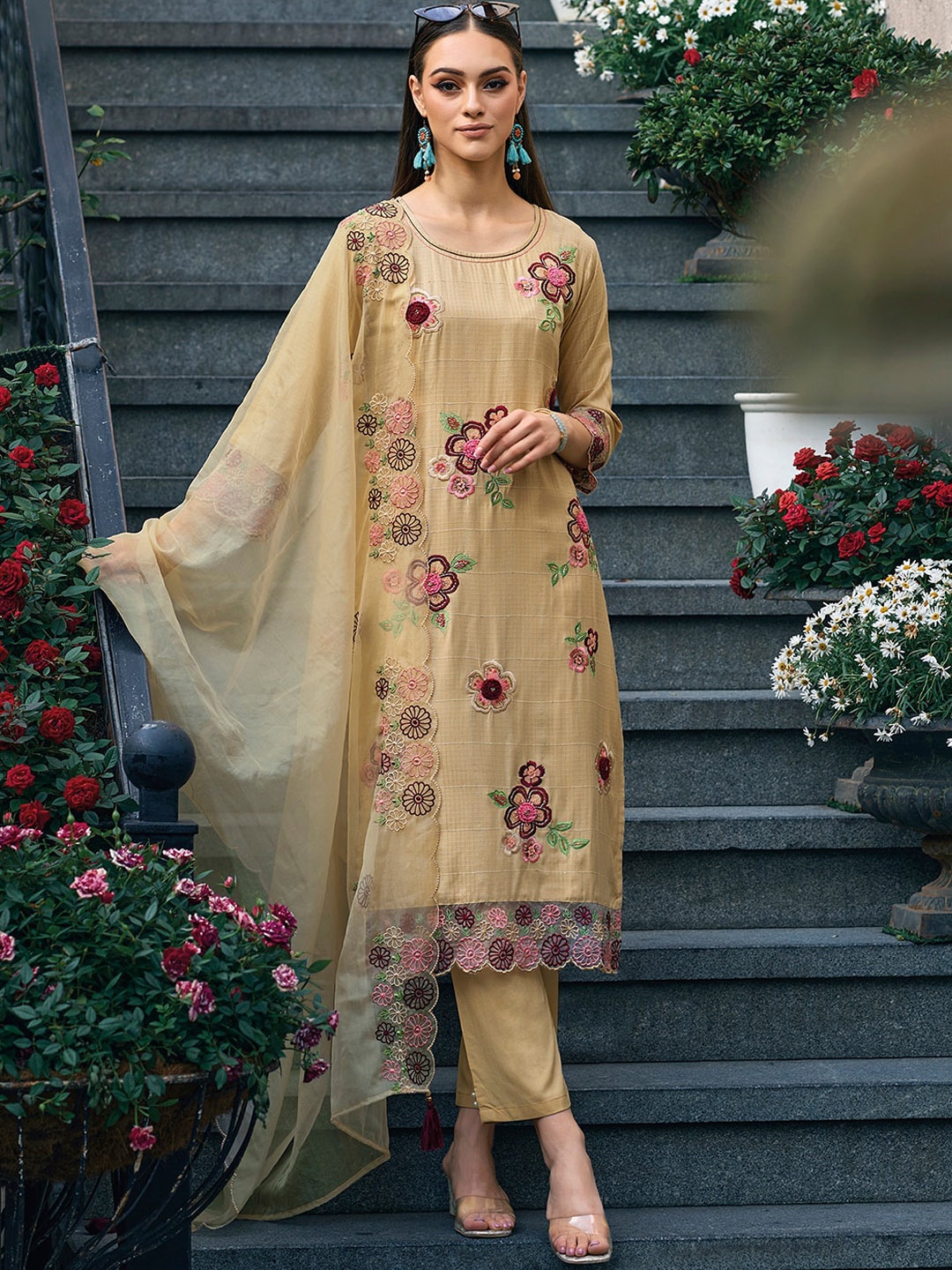 

Indo Era Floral Embroidered Thread Work Kurta & Trousers With Dupatta, Beige