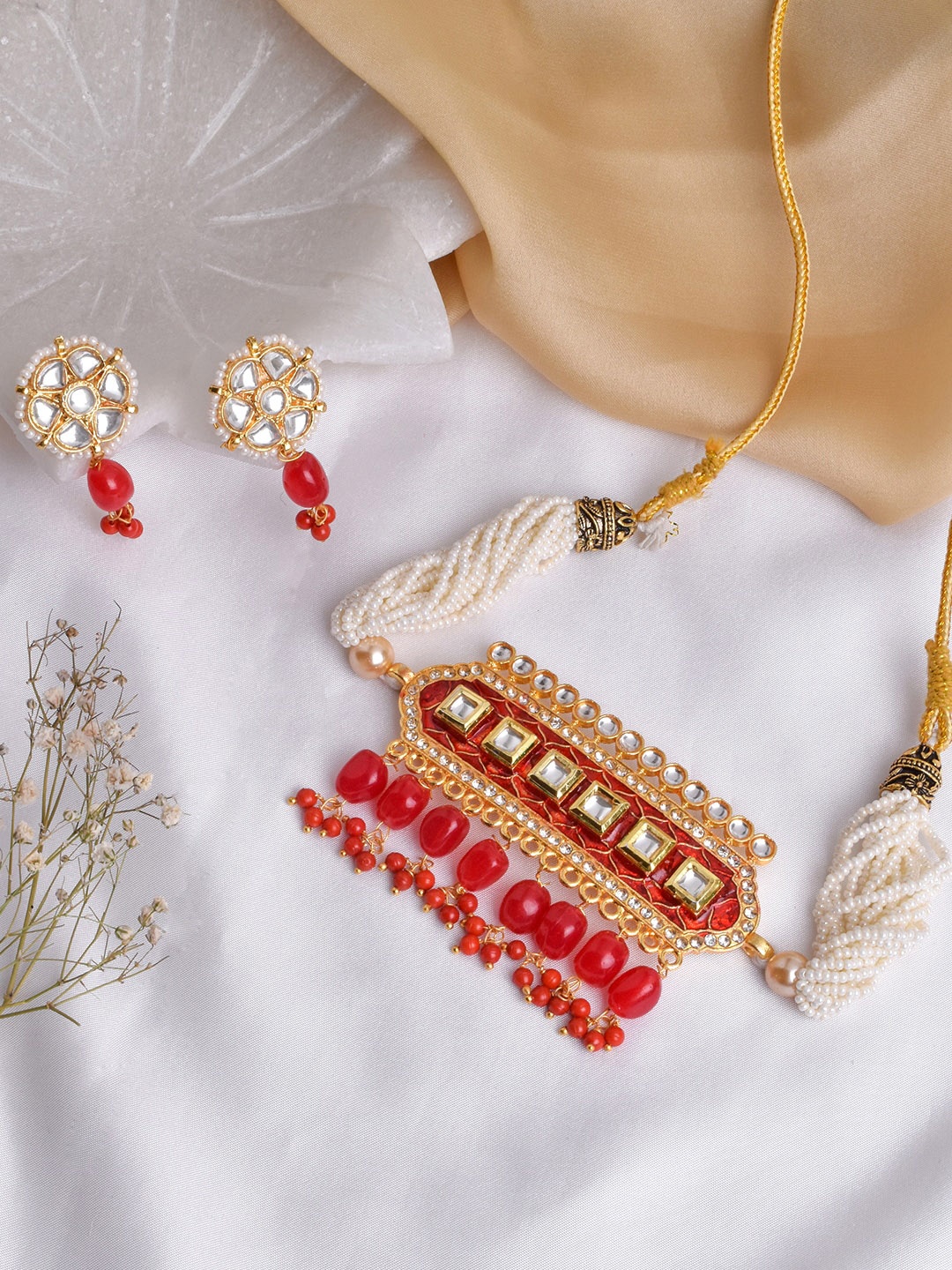 

TEEJH Gold Plated Kundan Studded & Beaded Jewellery Set