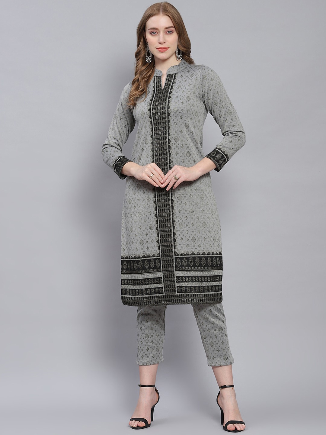 

Monte Carlo Ethnic Motifs Printed Regular Straight Kurta with Trousers, Grey