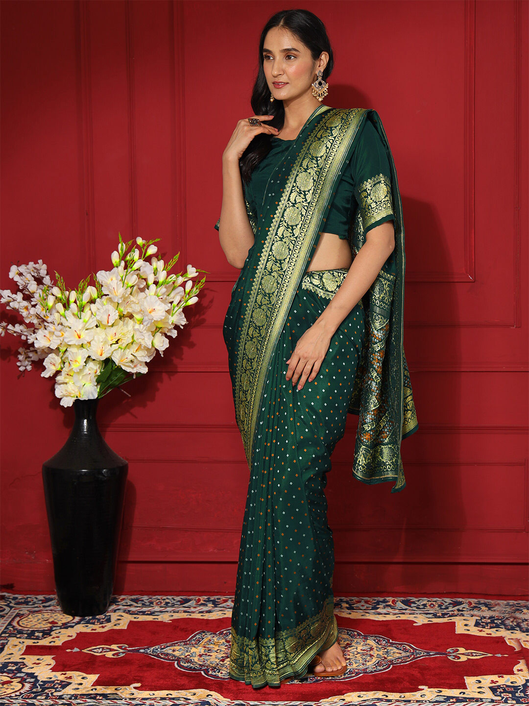 

YAVIRA SILK Bandhani Printed Zari Detail Saree, Green