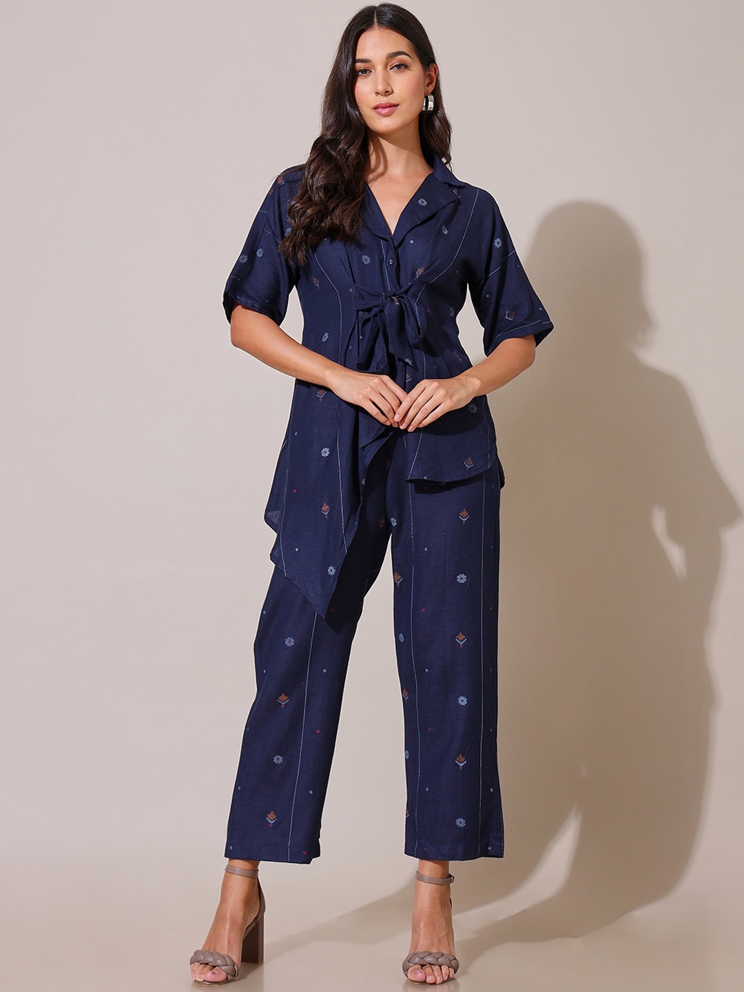

Saaki Ethnic Motifs Printed Tunic With Trousers, Navy blue