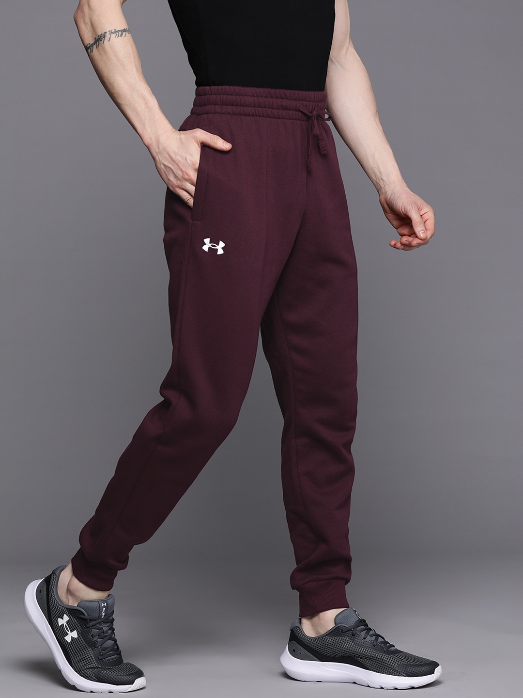 

UNDER ARMOUR Rival Fleece Training Sports Joggers, Burgundy