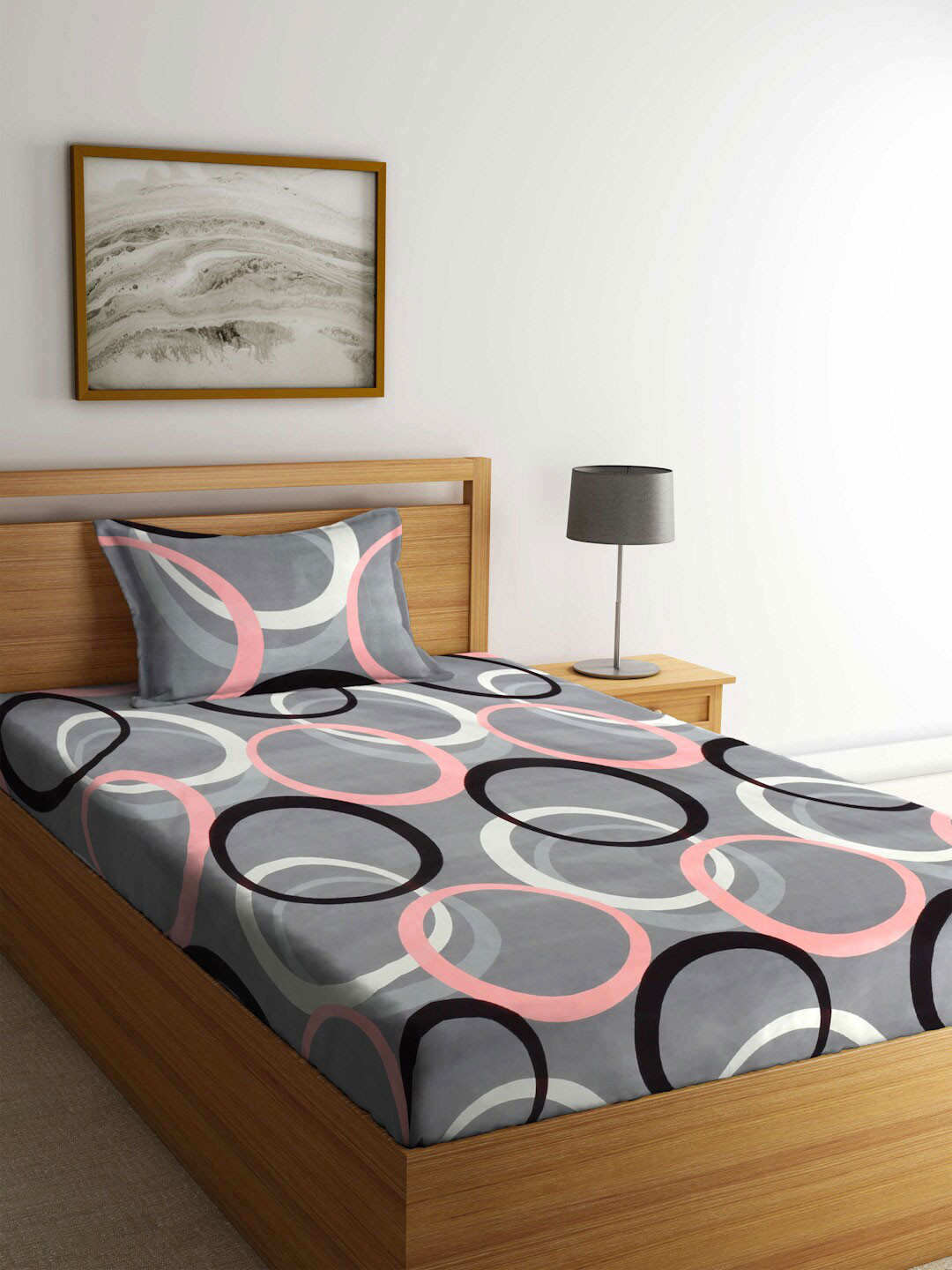 

Arrabi Grey & Pink Geometric Polycotton 300 TC Single Bedsheet With 1 Pillow Cover