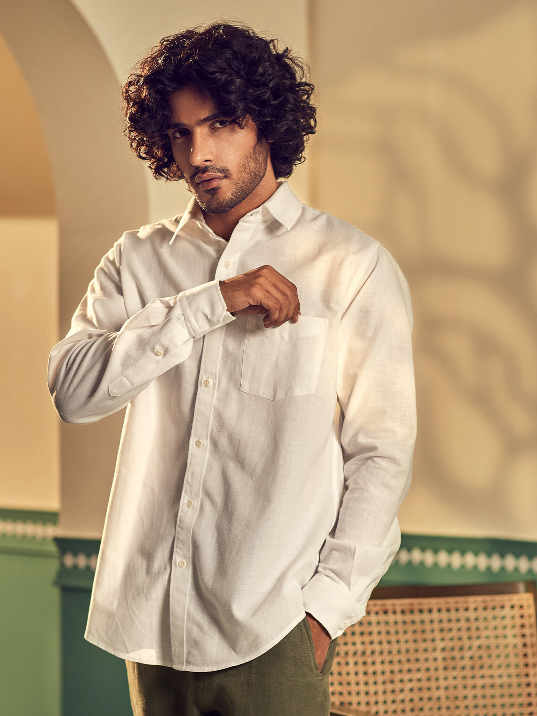 

Earthpiece Classic Spread Collar Cotton Casual Shirt, White