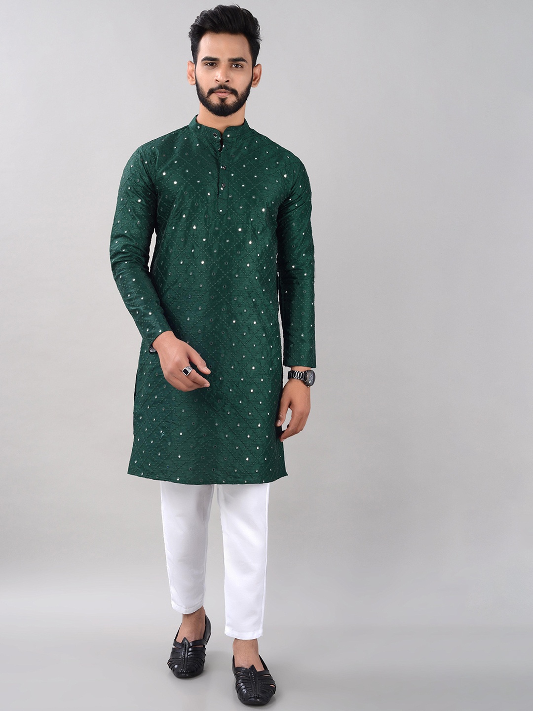 

VILLAIN Ethnic Motifs Embroidered Sequinned Kurta With Pyjamas, Green