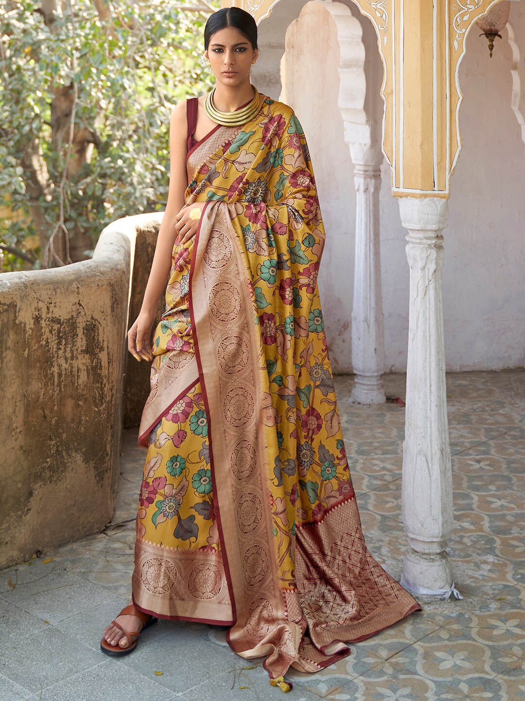 

Mitera Mustard & Maroon Floral Printed Zari Silk Blend Sungudi Saree