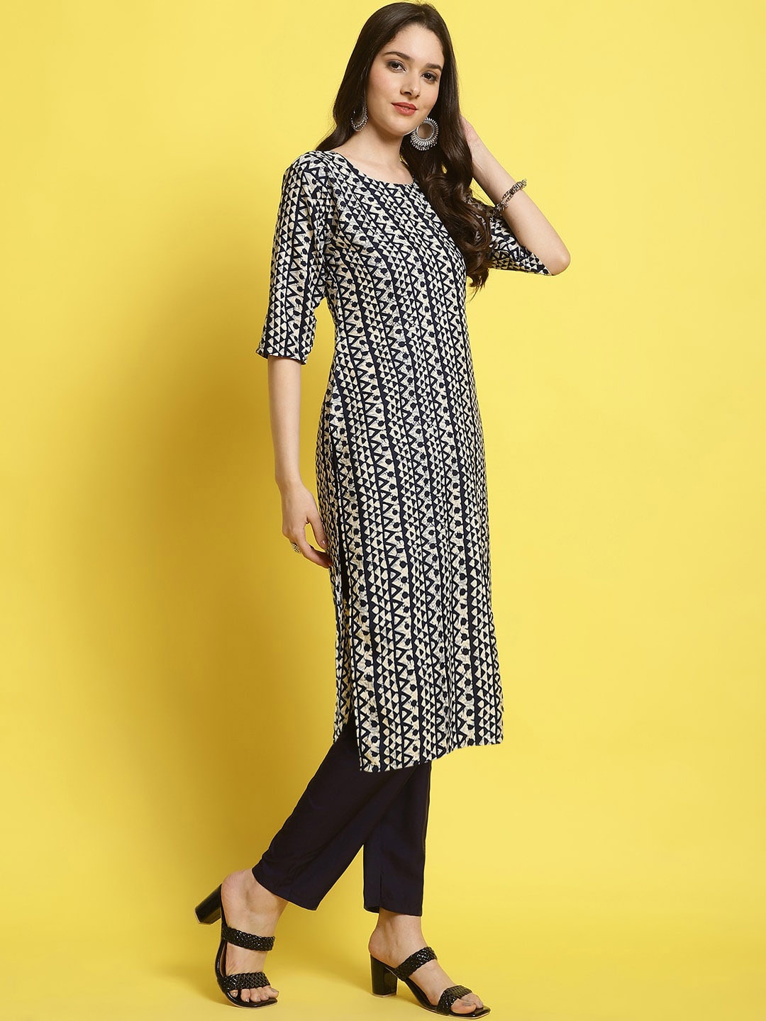 

KALINI Geometric Printed Regular Kurta with Trousers, Black