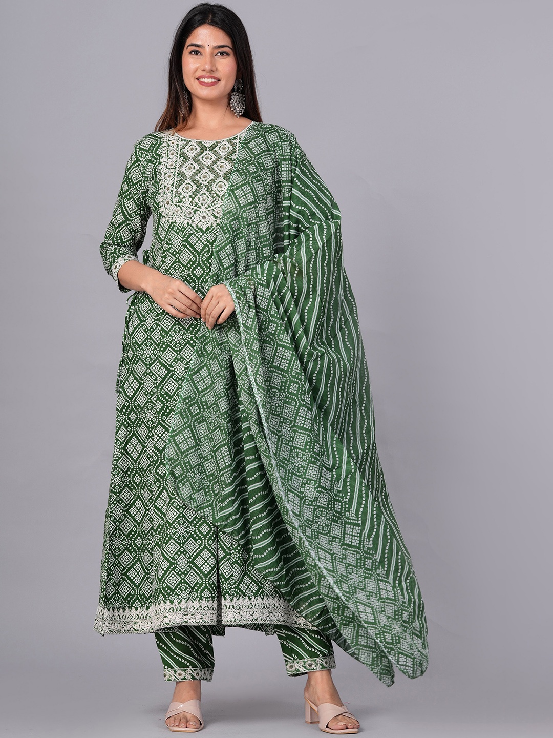 

DORIYA Bandhani Printed Round Neck Anarkali Kurta with Palazzos & With Dupatta, Green
