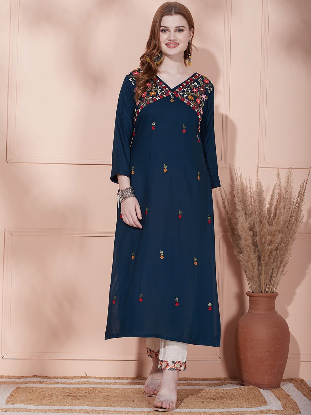 

FASHOR Ethnic Motifs Embroidered V-Neck Straight Kurta, Teal