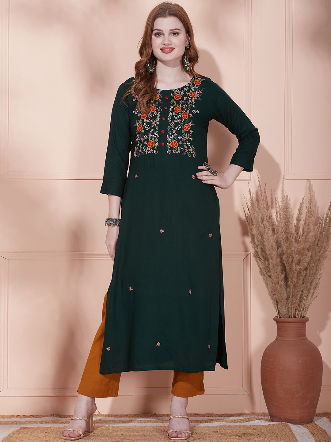 

FASHOR Ethnic Motifs Embroidered Thread Work Straight Regular Kurta, Green