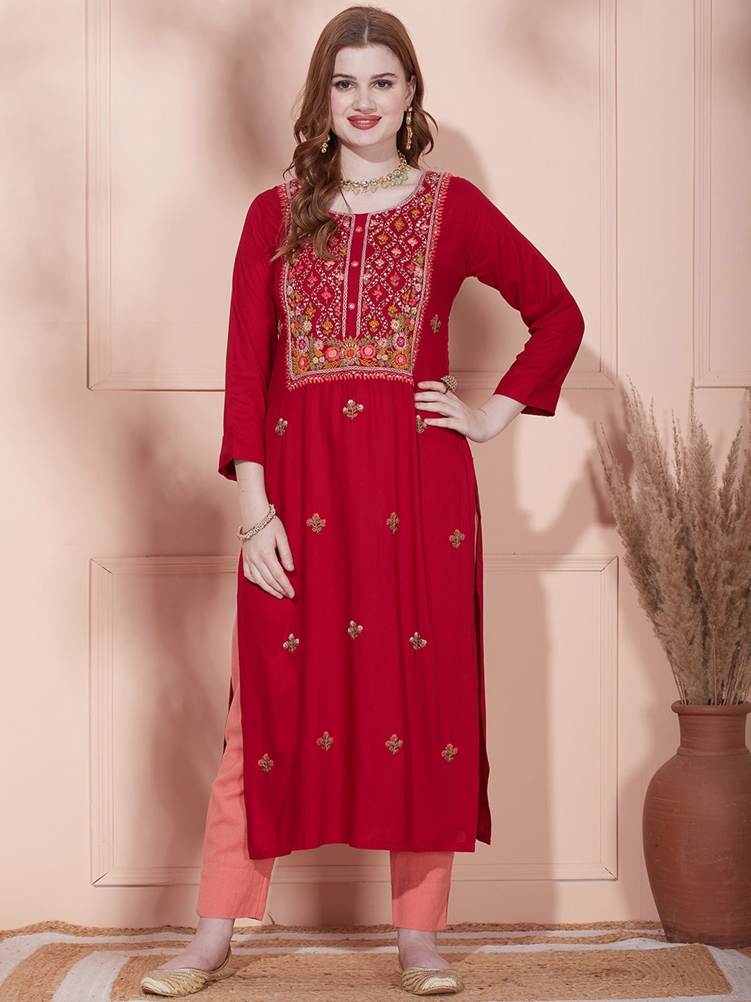 

FASHOR Ethnic Motifs Embroidered Thread Work Straight Kurta, Red