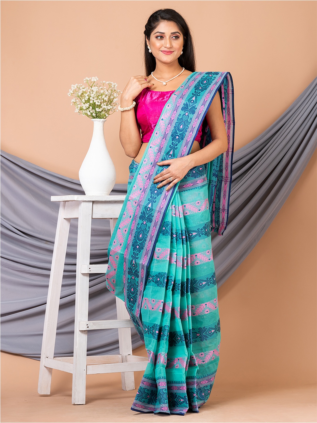 

HOUSE OF ARLI Ethnic Motifs Woven Design Pure Cotton Taant Saree, Sea green