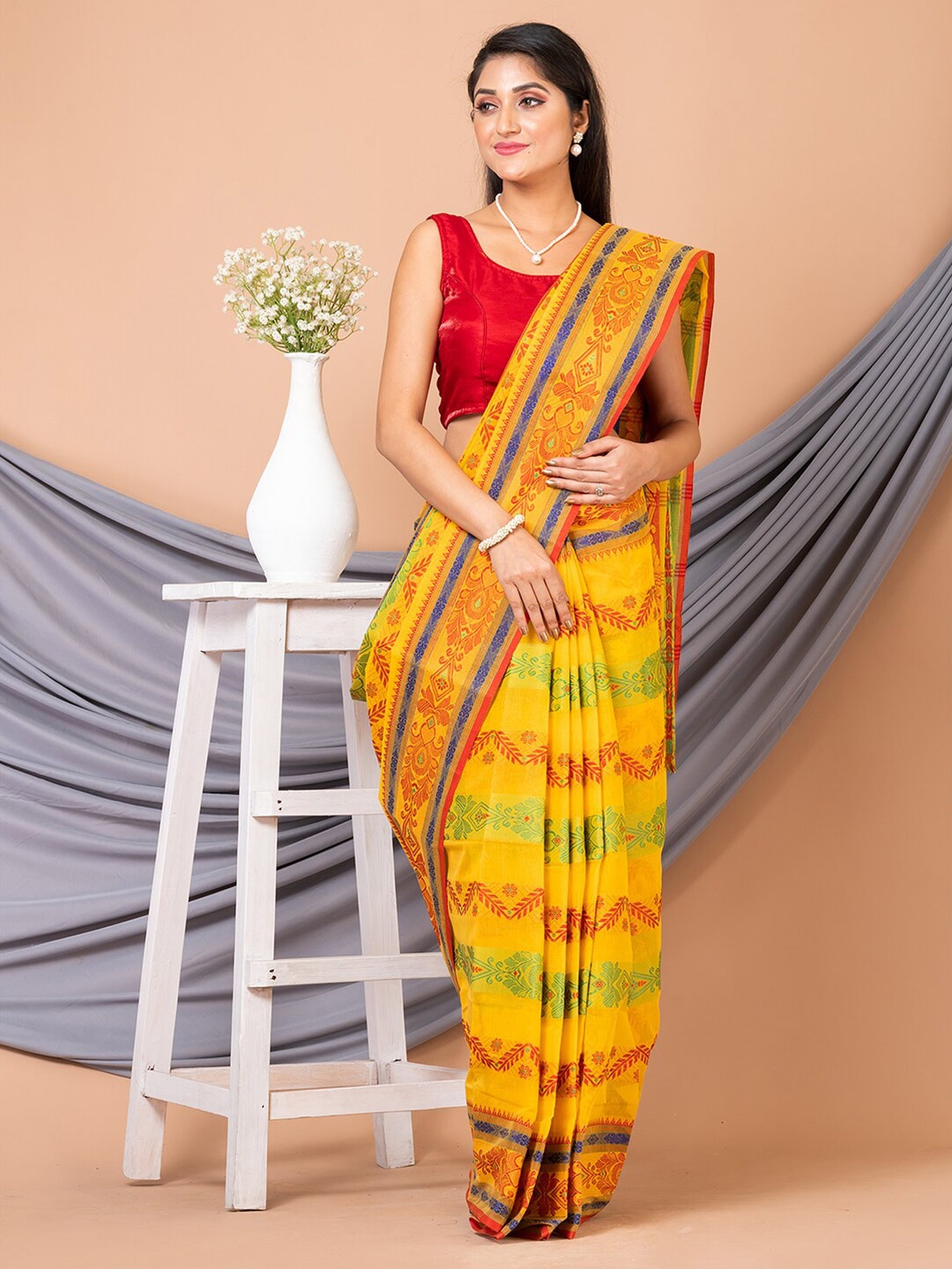 

HOUSE OF ARLI Woven Design Pure Cotton Taant Saree, Yellow