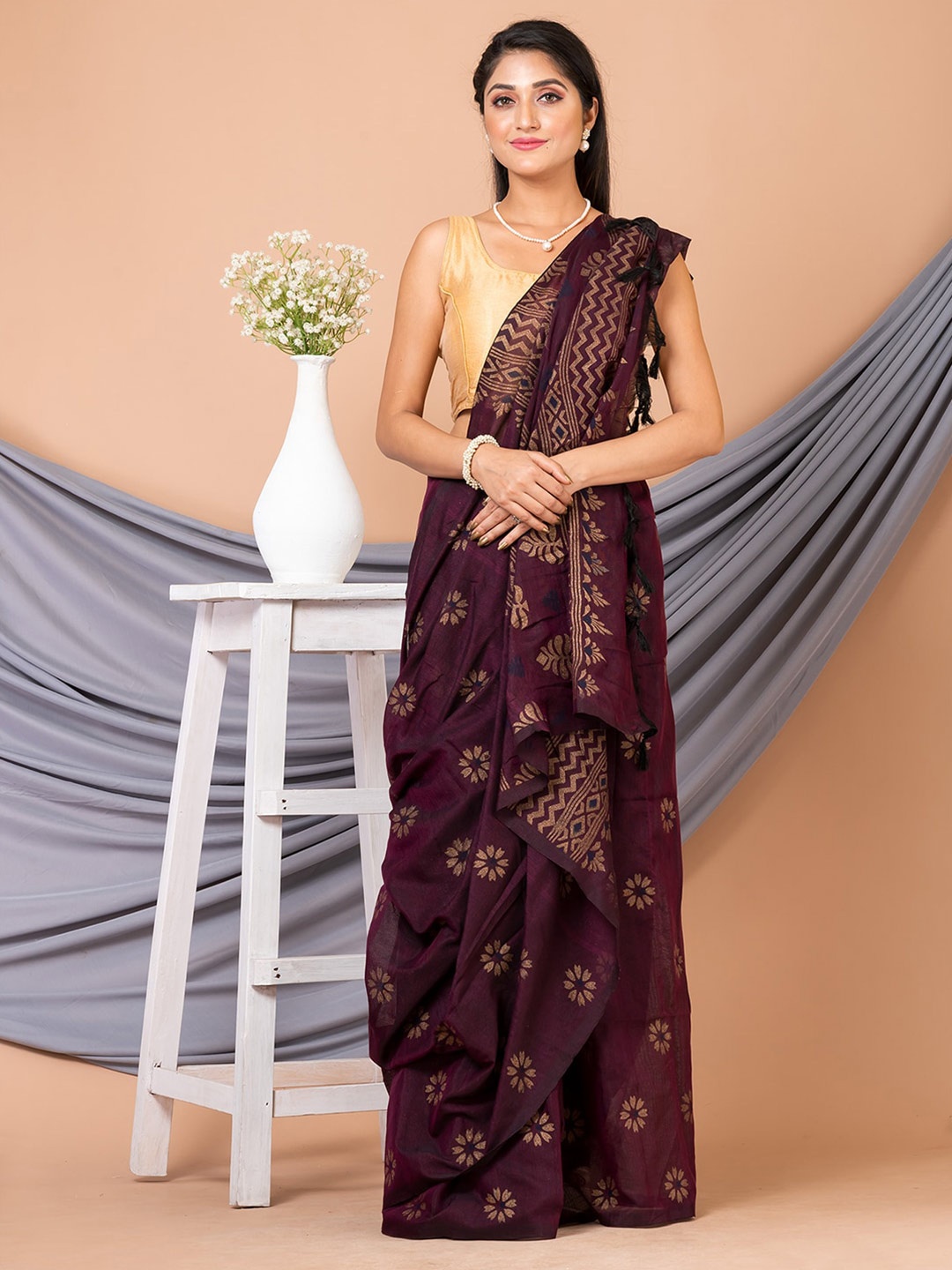 

HOUSE OF ARLI Floral Printed Silk Cotton Saree, Purple