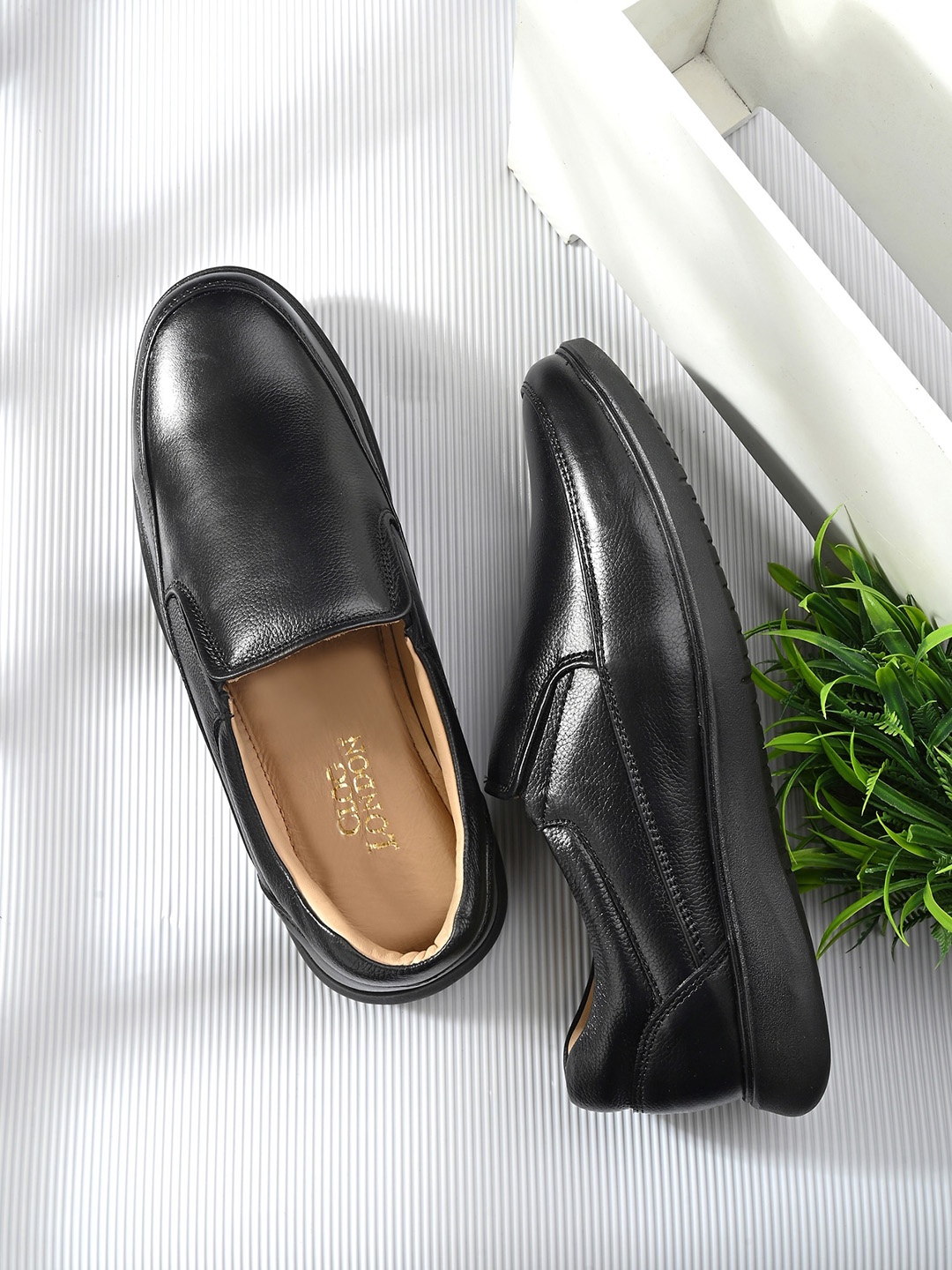 

CLOG LONDON Men Leather Formal Slip-On Shoes, Black